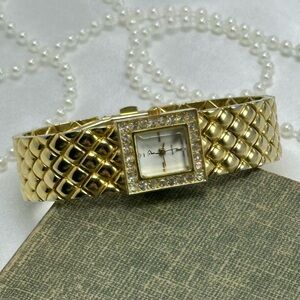Luxury Gold Tank Watch with Quilted Band
